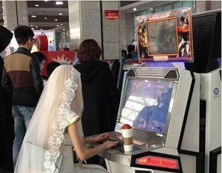 这是新娘婚前最后的狂欢么