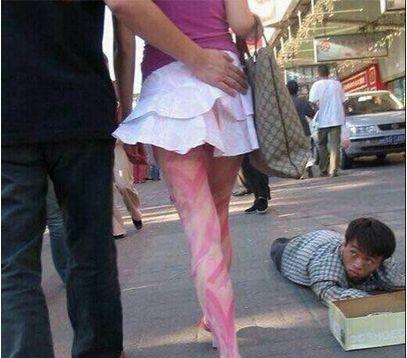 乞丐也这样好色的啊