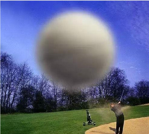 大哥你这高尔夫很准 下一秒就是爆头了