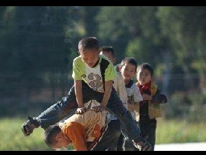 还记得小时候这个跳马游戏吗