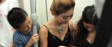 小伙子你到底在瞅啥？