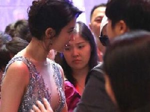 抓拍的 这角度好邪恶