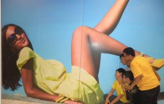 你们几个骚年咋看什么呢