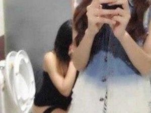 以后和爱拍照的闺蜜在一起一定要小心