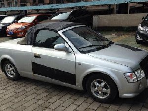 这么帅的敞篷还是第一次见。