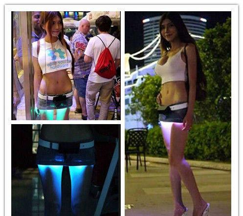 这个妹子会发光啊