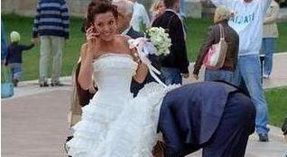 你在新娘裤裆找什么呢？