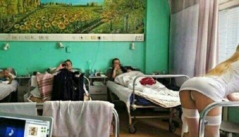 你们在看什么呢啊 护士好美丽哦