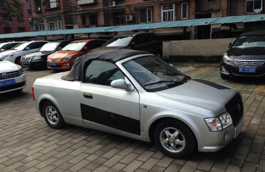 这么帅的敞篷还是第一次见。